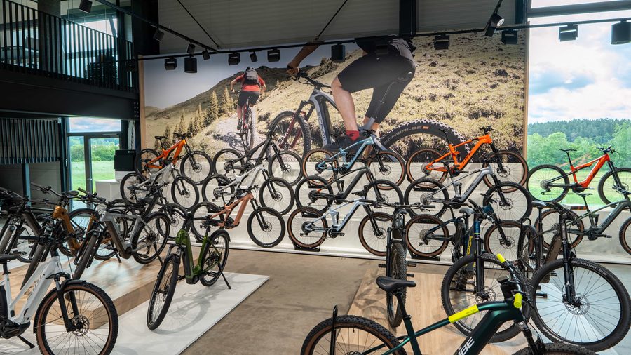 Bikes & E-Bikes im Showroom von Rad Sport Schmidt